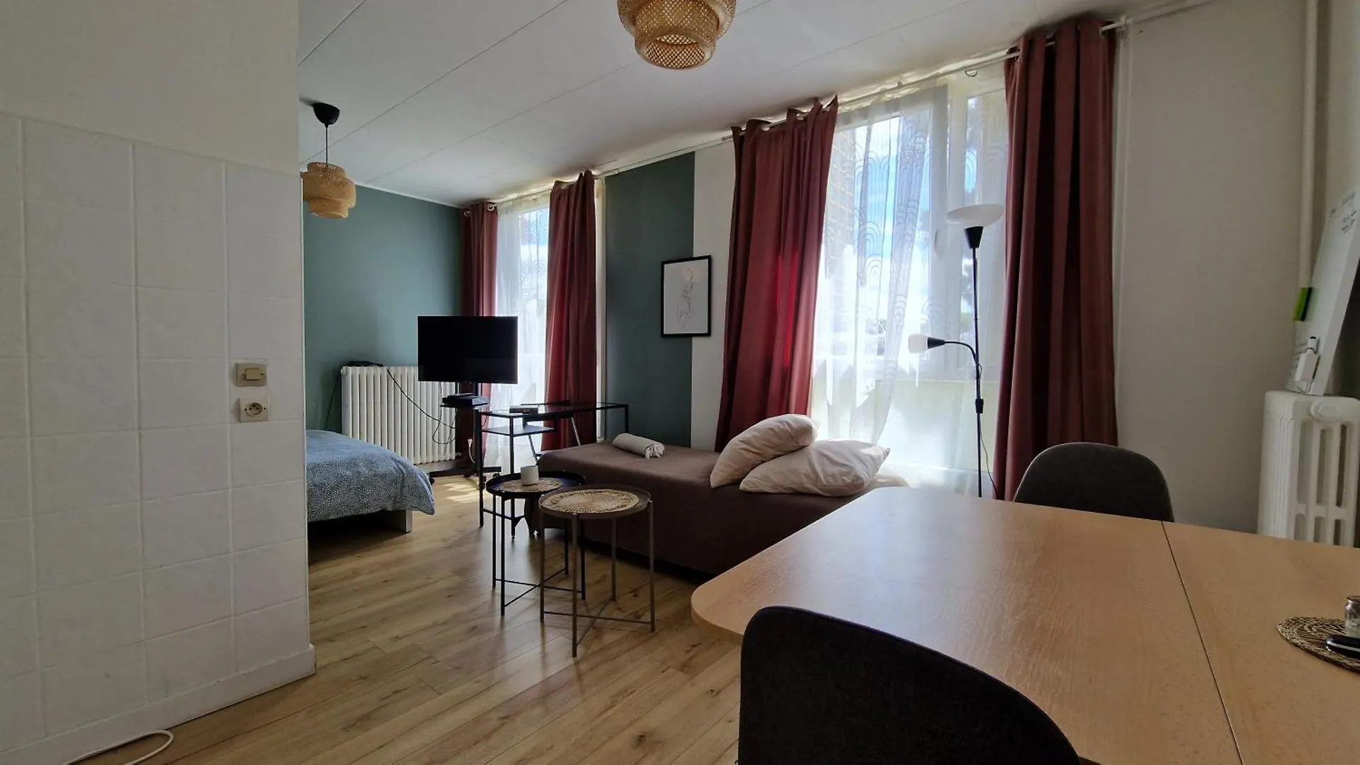 Apartman Studio Spacieux Et Intimiste Lyon 8 Avec Parking Fibre Tram T4
